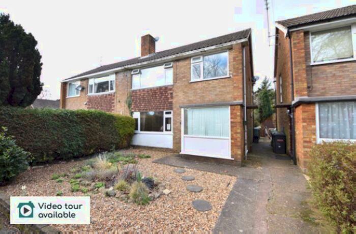 2 Bedroom Maisonette To Rent In Sunningdale, Luton, LU2