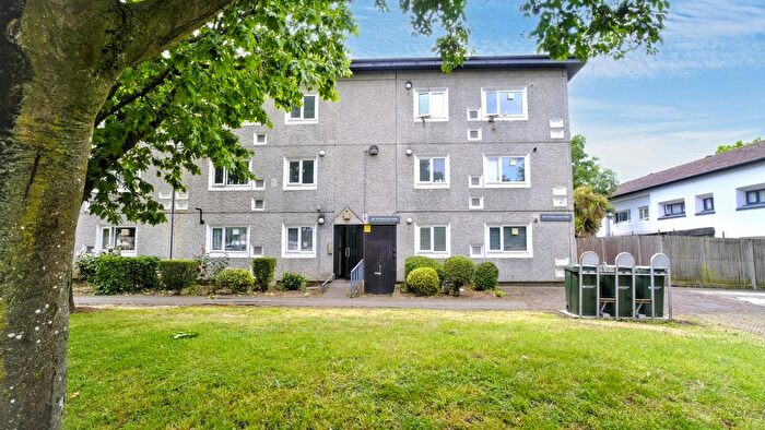 1 Bedroom Flat For Sale In Raccoon Way, Hounslow, TW4