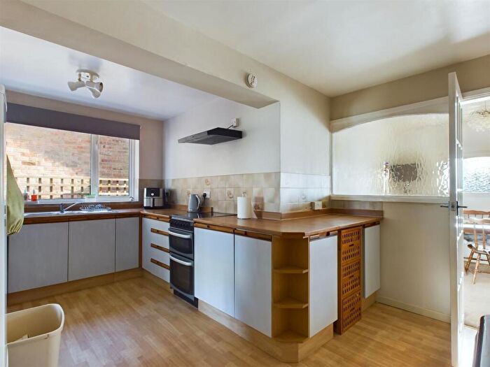 2 Bedroom Detached Bungalow For Sale In Camelot Gardens, Sutton-On-Sea, LN12