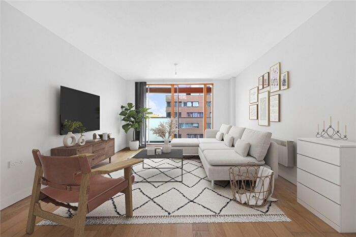 2 Bedroom Flat For Sale In Crampton Street, Elephant Amp; Castle, Southwark, London, SE17