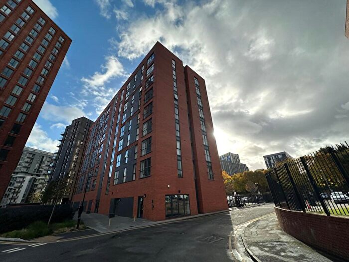 3 Bedroom Apartment To Rent In The Riley Building, Derwent Street, Salford, Manchester City Centre, M5
