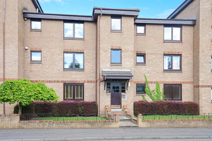 2 Bedroom Flat For Sale In Southbank Drive, Kirkintilloch, Glasgow, East Dunbartonshire, G66