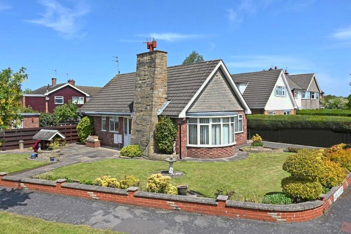 2 Bedroom Bungalow To Rent In Greenfield Park Drive, Stockton Lane, York, YO31