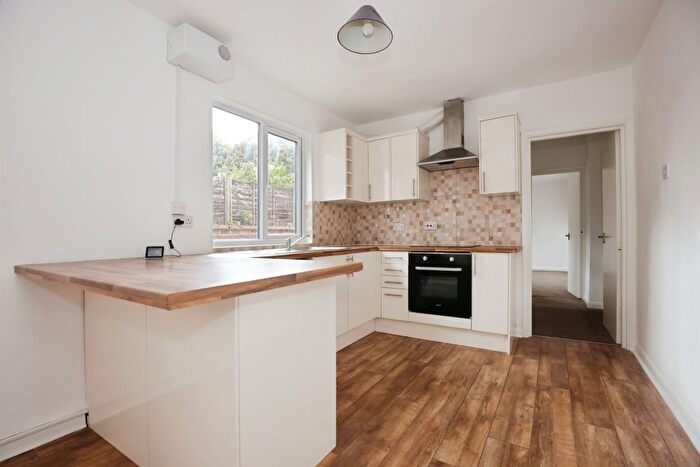 1 Bedroom Flat For Sale In Cyril Street, Northampton, NN1