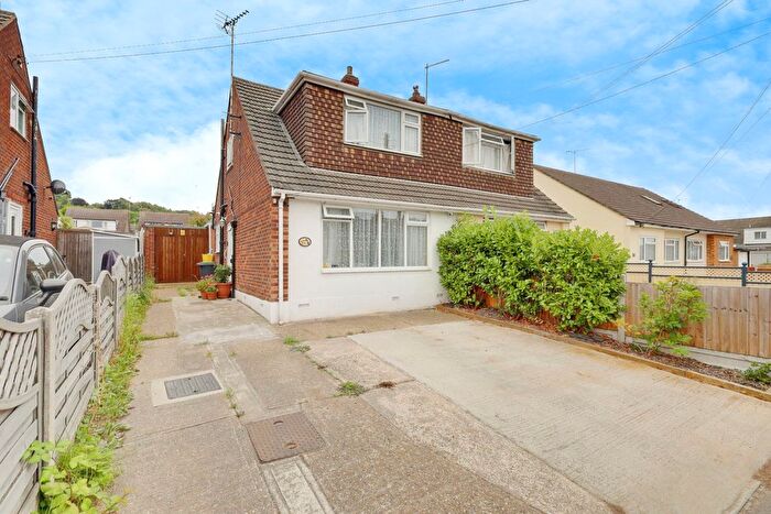 2 Bedroom Semi Detached House For Sale In Kents Hill Road North, Benfleet, SS7