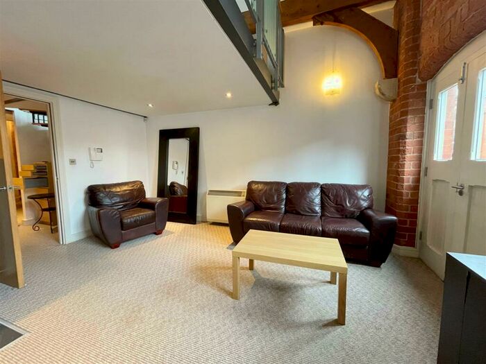 2 Bedroom Apartment To Rent In Scholars Gate, Severn Street, B1