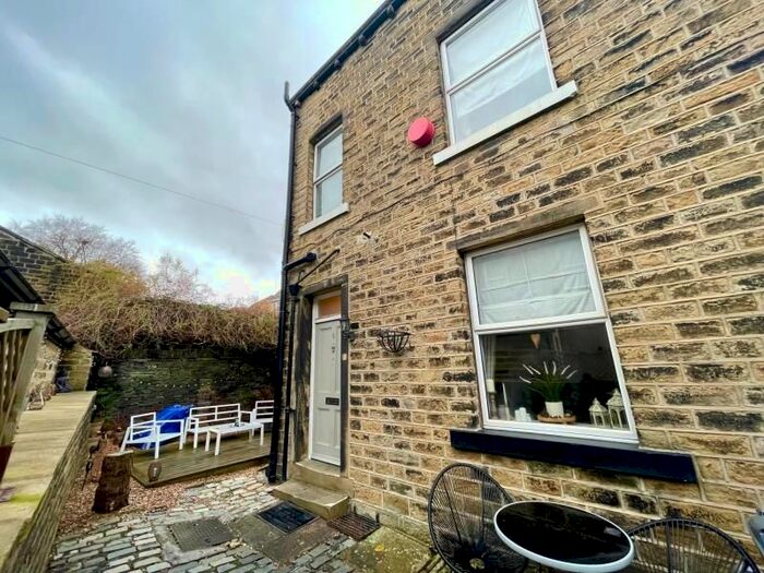 2 Bedroom End Of Terrace House To Rent In Lidget Street, Lindley, Huddersfield HD3