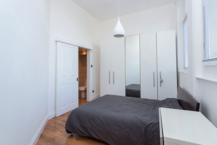 1 Bedroom Flat To Rent In Wandsworth Rd, SW8
