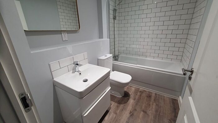 2 Bedroom Flat To Rent In Bradford Street, Birmingham, B12