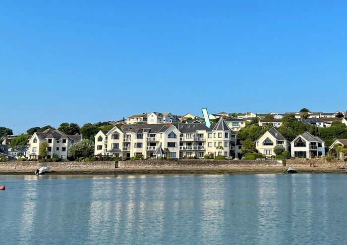 2 Bedroom Flat To Rent In Embankment Road, Kingsbridge, TQ7
