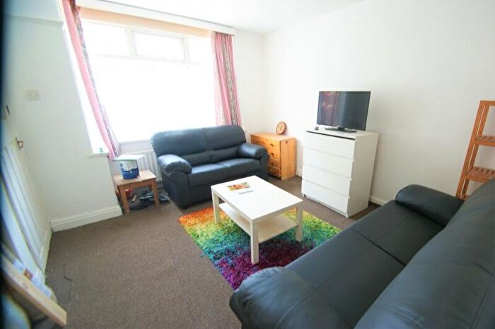 3 Bedroom Terraced House To Rent In Park View Avenue, Burley, Leeds, LS4