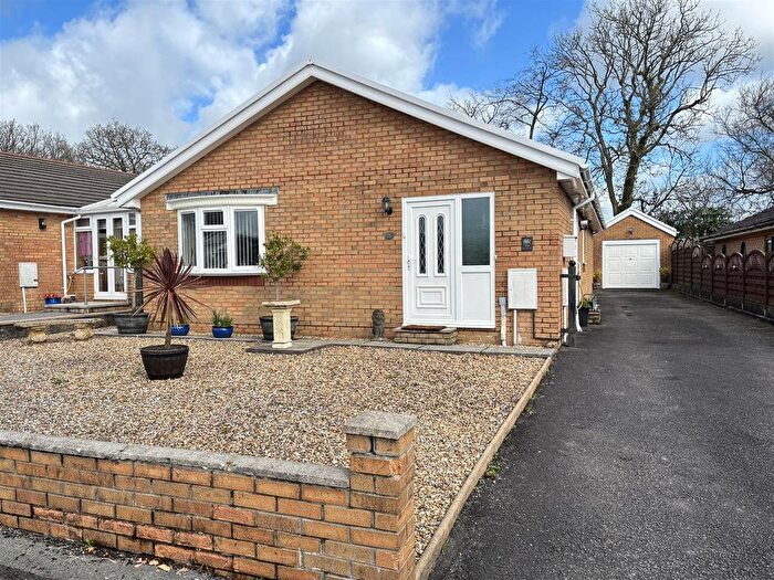 3 Bedroom Detached Bungalow For Sale In Maes Yr Haf, Ammanford, SA18