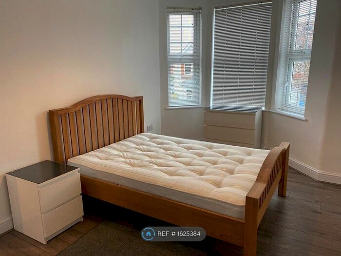 4 Bedroom Terraced House To Rent In Vant Rd, London, SW17