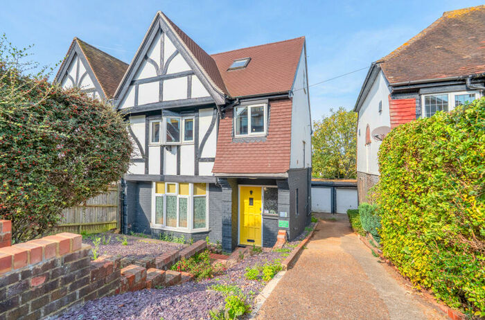 6 Bedroom Terraced House To Rent In Bevendean Crescent, Brighton, BN2