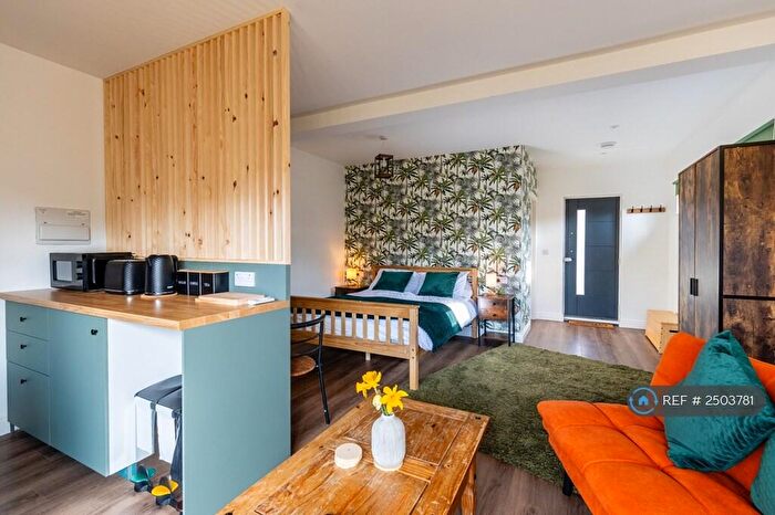 Studio To Rent In Midford Rd, Bath, BA2