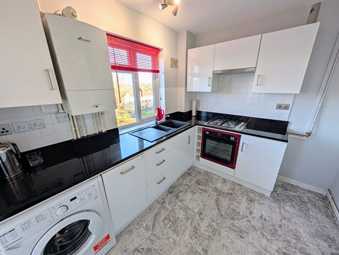 2 Bedroom Flat To Rent In Vandyke Close, Newport, NP19