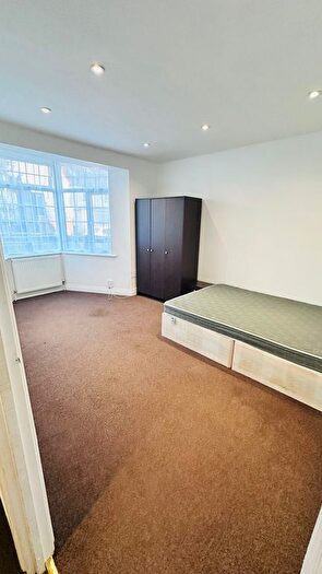 1 Bedroom Flat To Rent In Thorn Close, Northolt, UB5
