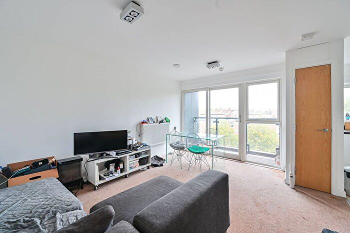 1 Bedroom Flat For Sale In New Kent Road, Elephant And Castle, London, SE1