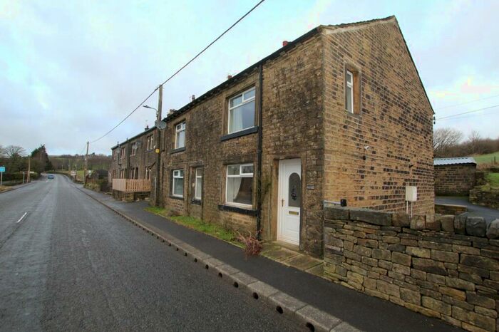 4 Bedroom Detached House To Rent In Rochdale Road, Ripponden, HX6