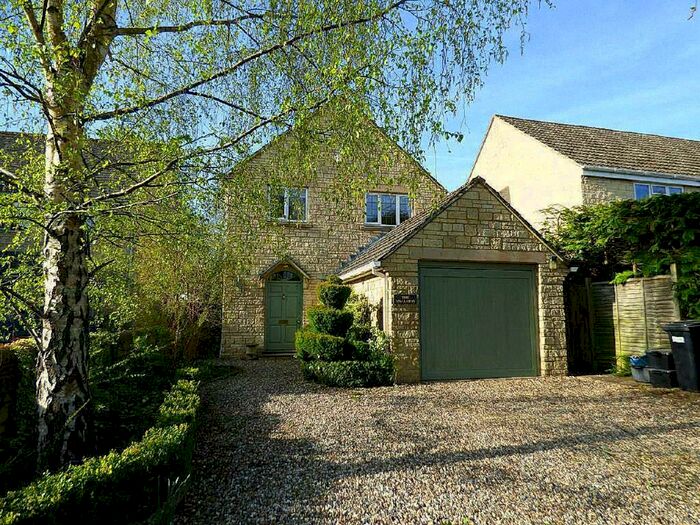 4 Bedroom Detached House To Rent In Downington, Lechlade, GL7