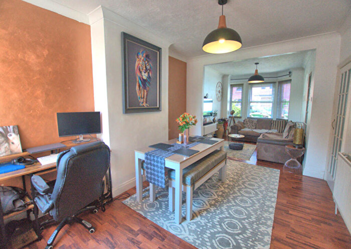 2 Bedroom Terraced House For Sale In Gordon Road, Fareham, PO16