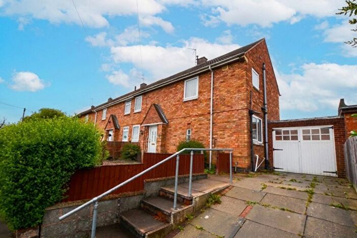 3 Bedroom Terraced House For Sale In Dudley Avenue, Thurnby Lodge, Leicester, LE5