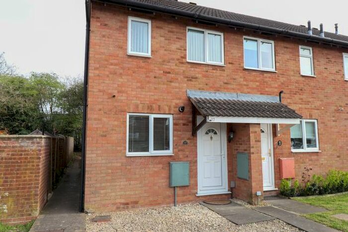 2 Bedroom End Terrace House To Rent In Constable Road, Swindon, SN2