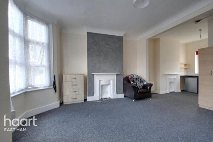 3 Bedroom Terraced House To Rent In Loxford Avenue, London, E6