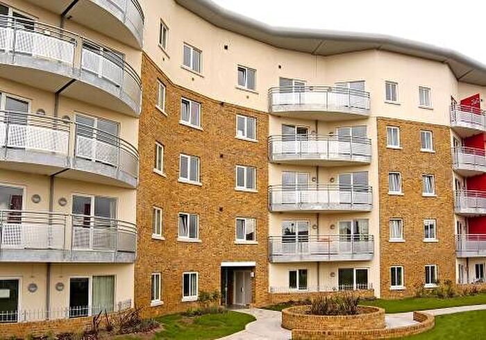 2 Bedroom Flat To Rent In Pancras Way, Bow, E3