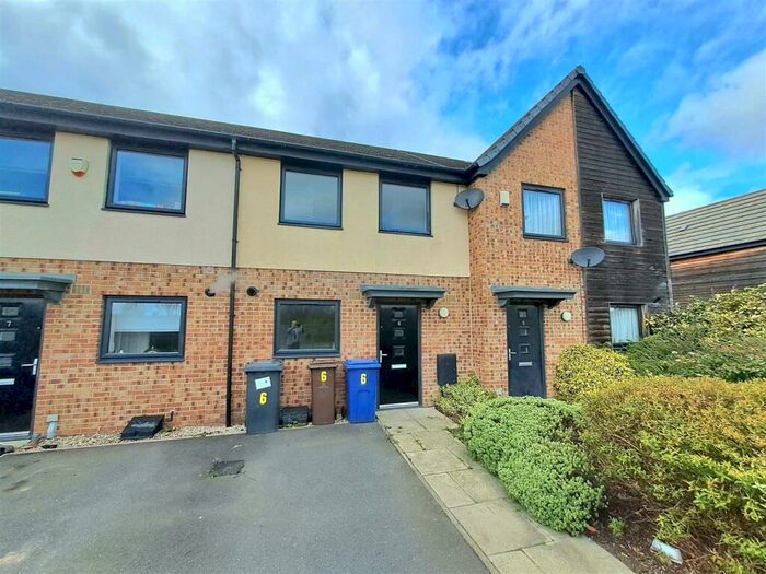 2 Bedroom Town House To Rent In May Close Thurnscoe Rotherham, S63