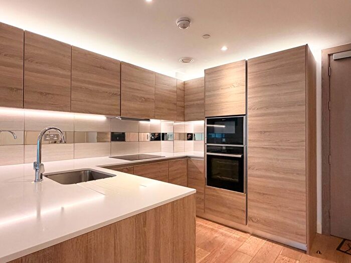 2 Bedroom Flat For Sale In Deveraux House, Royal Woolwich Arsenal, SE18