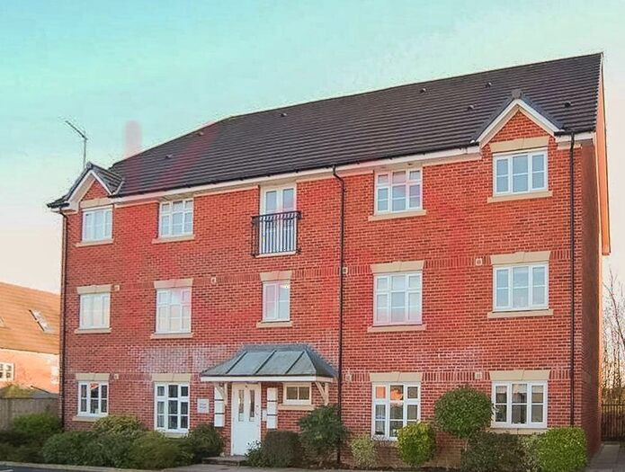 2 Bedroom Flat To Rent In , Shalefield Gardens, Manchester, M46