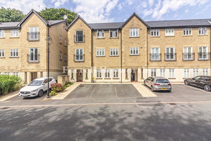 3 Bedroom Flat For Sale In The Colonnade, Lancaster, LA1