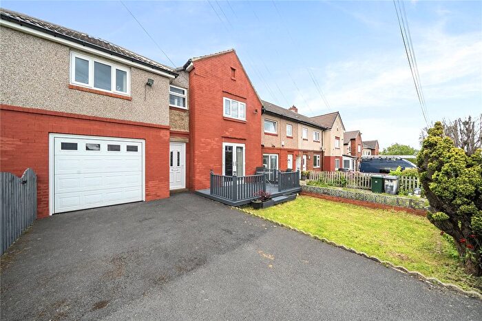 4 Bedroom End Of Terrace House For Sale In Moorcroft Avenue, Golcar, Huddersfield, West Yorkshire, HD7