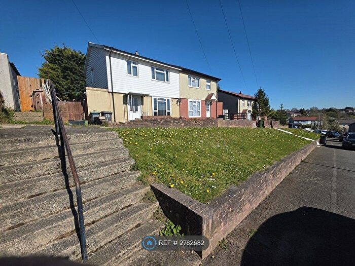 3 Bedroom Semi Detached House To Rent In Upwell Road, Luton, LU2