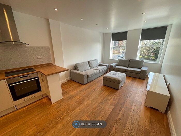 1 Bedroom Flat To Rent In Woolwich House, London, N14