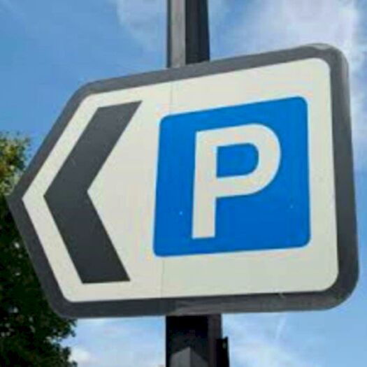 Garage / Parking To Rent In Robertson Road, Berkhamsted, HP4