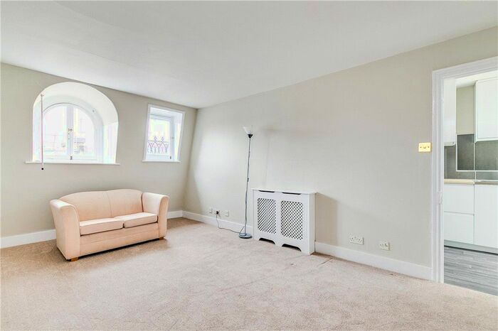 2 Bedroom Flat To Rent In Hogarth Road, Earls Court, London, SW5