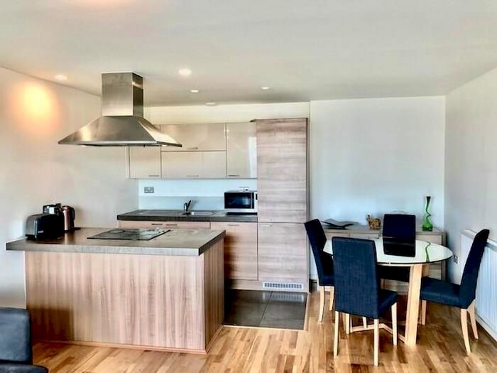 2 Bedroom Flat To Rent In Atrium Heights, Little Thames Walk, Greenwich, Deptford, London, SE8