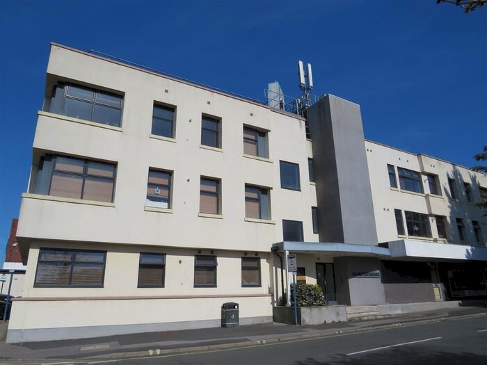 1 Bedroom Flat To Rent In Silvester Road, Waterlooville, PO8