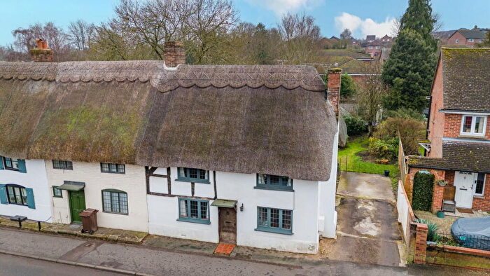 3 Bedroom Cottage For Sale In Winchester Street, Overton, Basingstoke, RG25