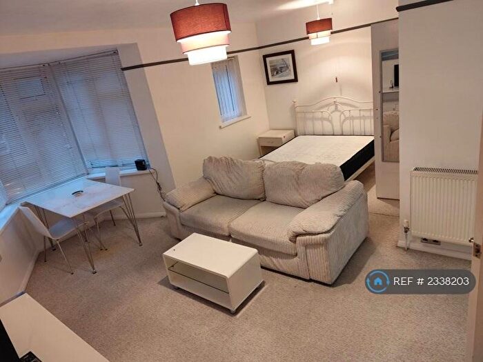 Studio To Rent In St. James's Road, Southsea, PO5