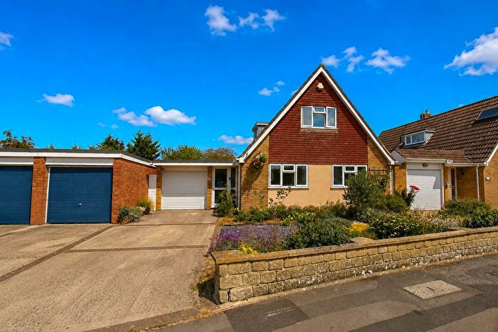 4 Bedroom Detached House For Sale In Ingram Road, Melksham, SN12