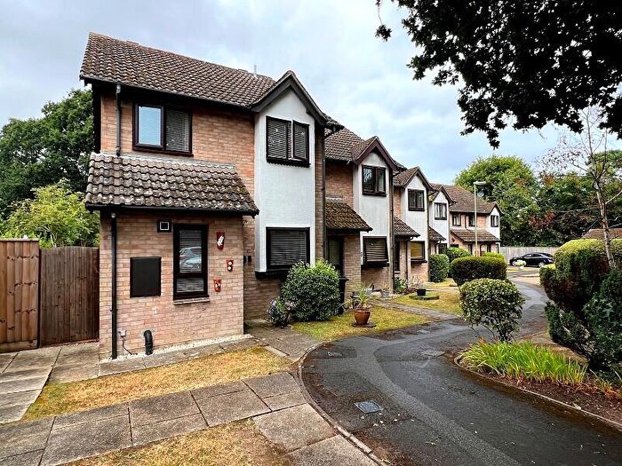 2 Bedroom End Of Terrace House For Sale In Aysha Close, New Milton, Hampshire., BH25