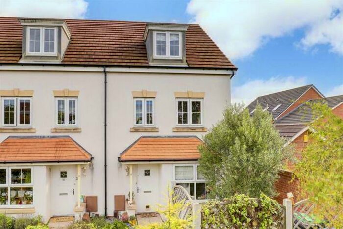 4 Bedroom Town House To Rent In Olympia Way, Hucknall, NG15