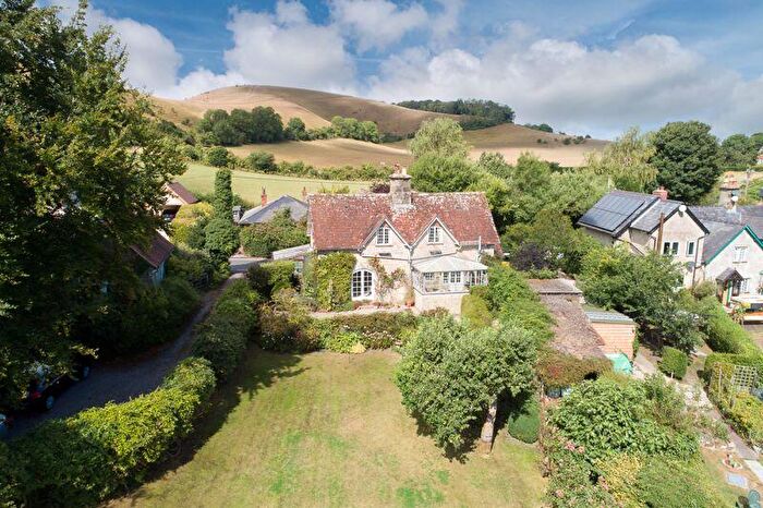 3 Bedroom Detached House For Sale In Melbury Abbas, SP7