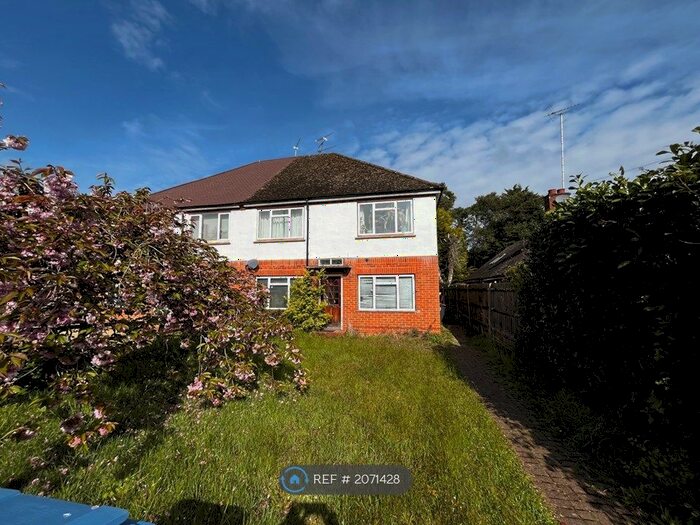 2 Bedroom Maisonette To Rent In Kenilworth Road, Fleet, GU51