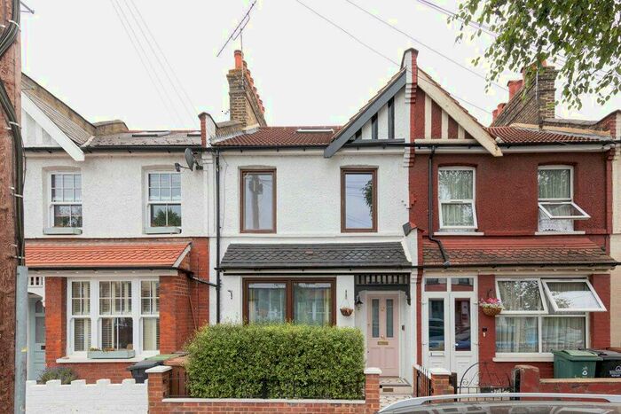 4 Bedroom Terraced House To Rent In Aveling Park Road, Walthamstow, London, E17