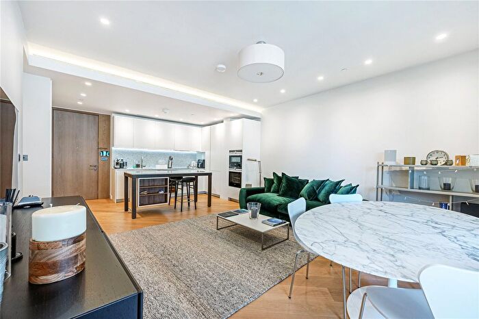 2 Bedroom Flat To Rent In Wood Crescent, Television Centre, White City, London, W12