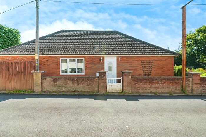 2 Bedroom Detached Bungalow For Sale In Southampton Road, Cadnam, Southampton, SO40